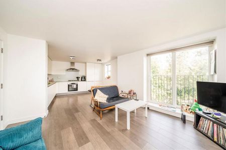 2 bedroom flat to rent - Photo 2