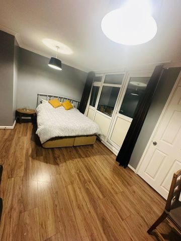 Room in a Shared House, Hind Grove, E14 - Photo 4