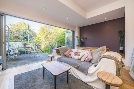 5 bedroom semi-detached house to rent - Photo 3