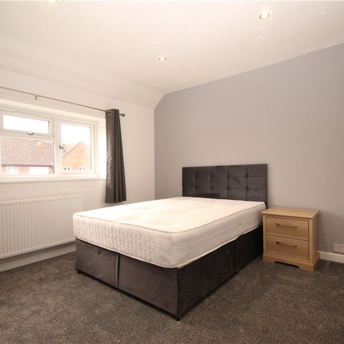 Fir Tree Road, Guildford, Surrey, GU1 1JW - Photo 1