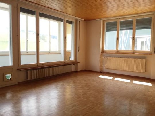 "Gemütliche und grosszügige 3-Zimmerwohnung an ruhiger Lage" - Photo 1