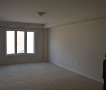 For Lease - 3 Butcher Crescent, Brantford, Ontario - Photo 2