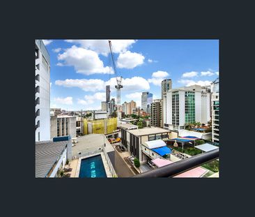 CITY LIVING AT ITS BEST - Photo 3