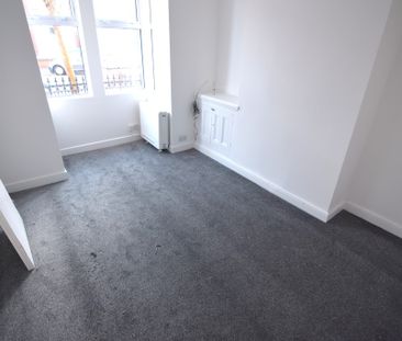 To Let 2 Bed Ground Floor Flat - Photo 2