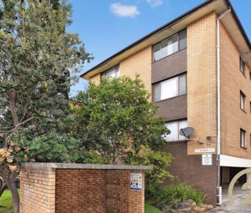 Modern & Convenient Living in a Prime Fairfield Location - Photo 4