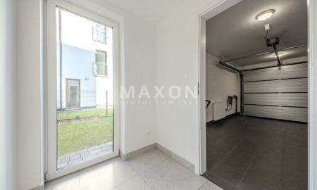 Warszawa, Wawer, ul. Henryka Łasaka - Photo 4