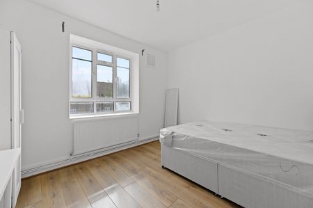 4 Bed Flat, Phipps House, W12 - Photo 5