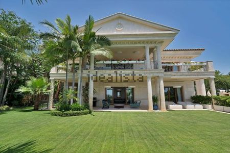 Alquiler de casa o chalet independiente en Calle Verdi - Photo 2