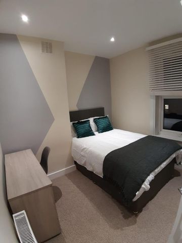 4 bedroom terraced house to rent - Photo 4