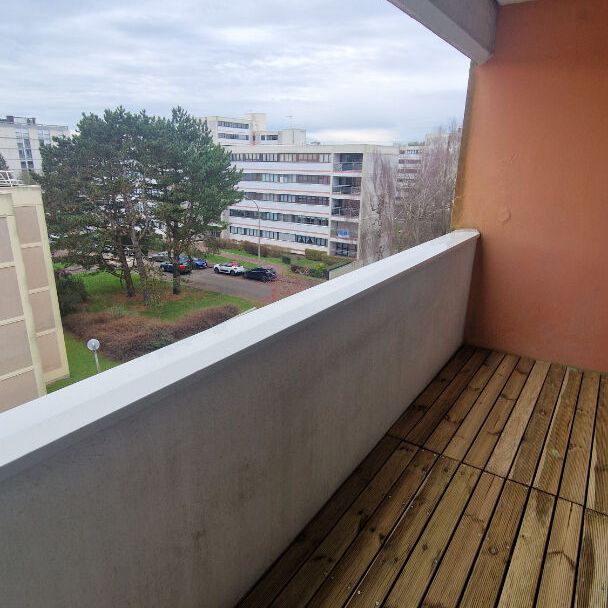 Location Appartement 3 pièces 83m² MONT ST AIGNAN 76130 - Photo 1