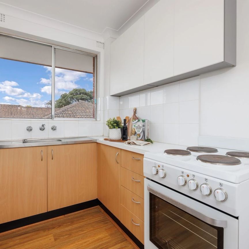 North facing apartment with sunlit balcony - Photo 1