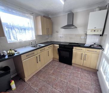 3 bedroom ground floor flat to rent - Photo 5