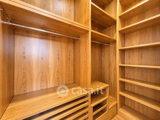 Trilocale in Affitto in Viale Vittorio Veneto 24 a Milano - Photo 1