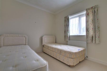 2 bedroom end of terrace house to rent - Photo 5