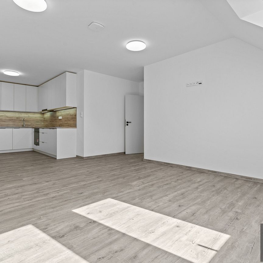 Pronájem bytu 2+kk 59 m² - Fotografie 1