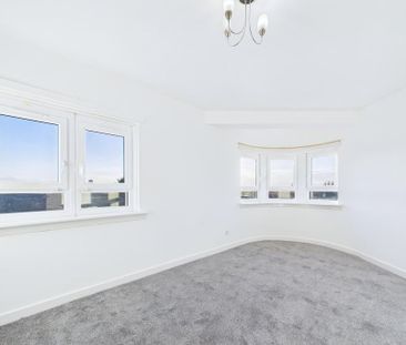 3 bedroom flat to rent - Photo 5
