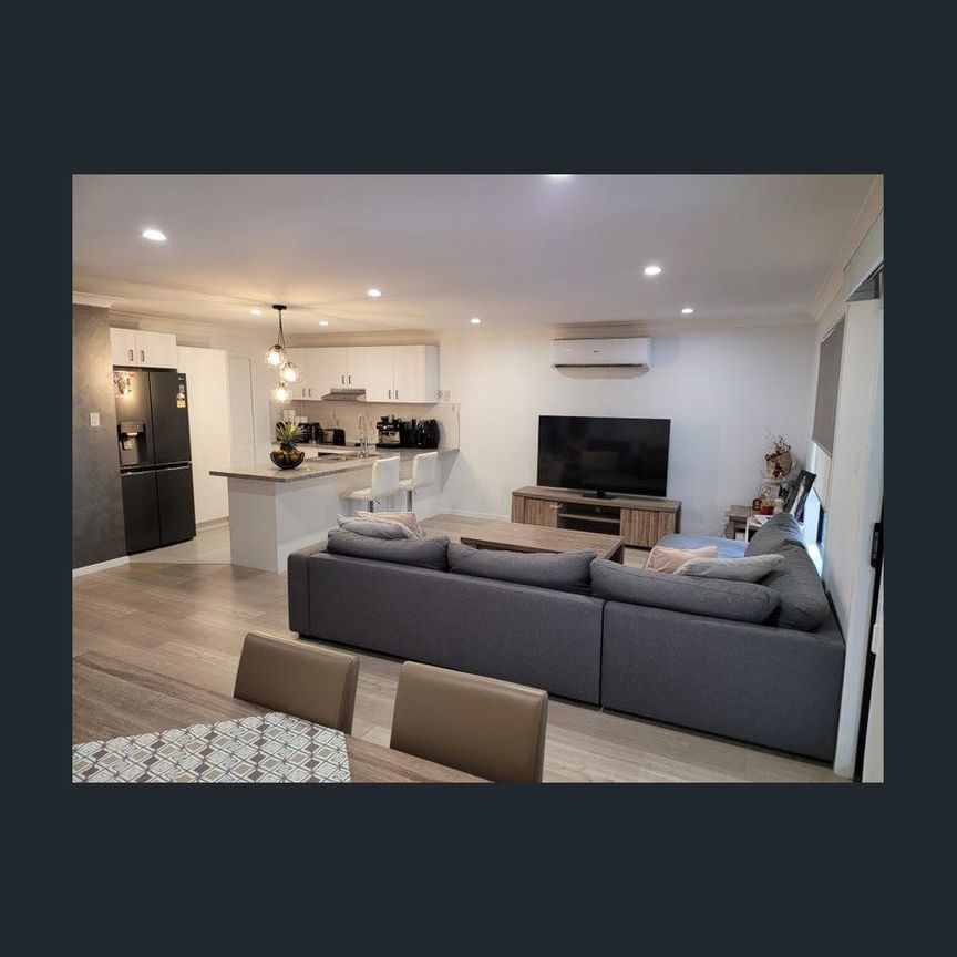 Modern Living for families in Regents Park - Photo 1