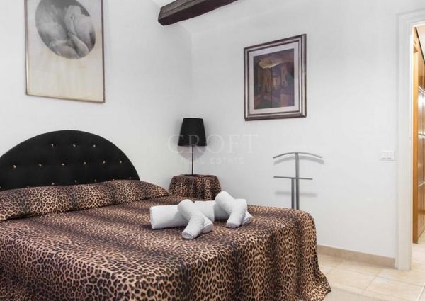 Trastevere: Furnished, modern 2 Bedroom, 2 bath, spacious living room, brgiht, silent, air conditioning. Located in beautiful private complex. #1168