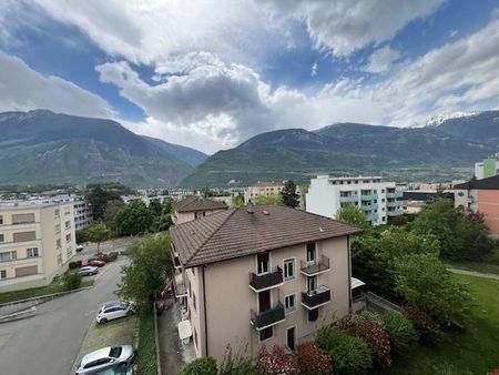 Bel appartement de 4.5 pièces au 4ème étage avec balcon - Foto 2