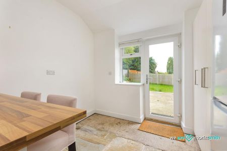 4 bedroom semi-detached house to rent - Photo 4