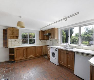 4 bedroom detached house to rent - Photo 2