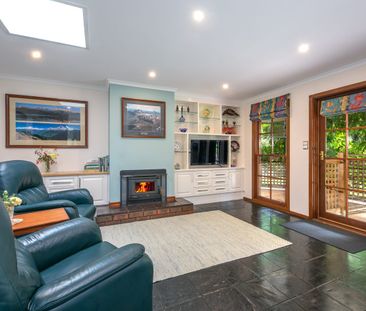 A Private Macedon Retreat with Stunning Water Views - Photo 2