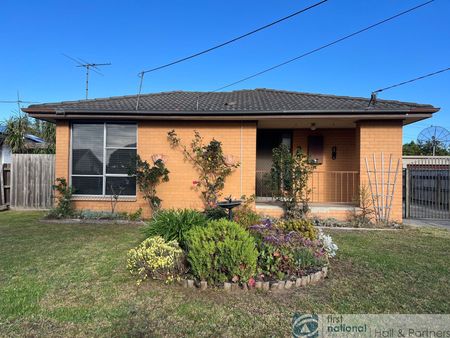 WELL PRESENTED HOME IN QUIET LOCATION - Photo 2
