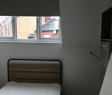 4 Bed Terraced House, Pinner Road, S11 - Photo 3