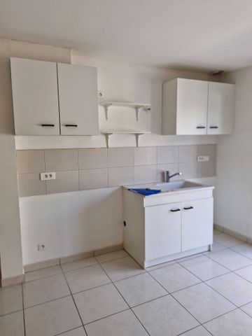 Location Appartement 3 pièces 66m² - Photo 3