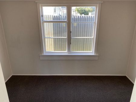 Charming two bedroom home with studio - Photo 5
