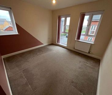 4 bedroom semi-detached house to rent - Photo 6