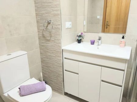 Carrer Isaac Peral, Burjassot, Valencian Community 46100 - Photo 2