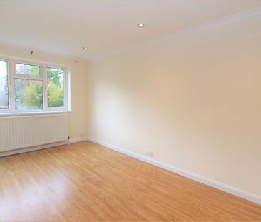 Parkfield, Busbridge, Godalming, Surrey, GU7 - Photo 5
