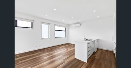 Stylish 4 Bedroom Home - Photo 4
