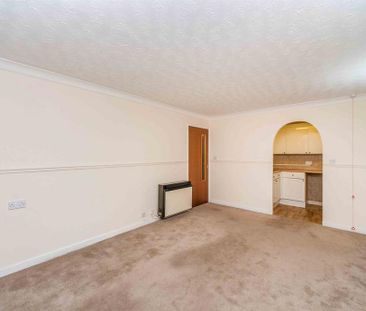 1 bedroom retirement property to rent - Photo 5