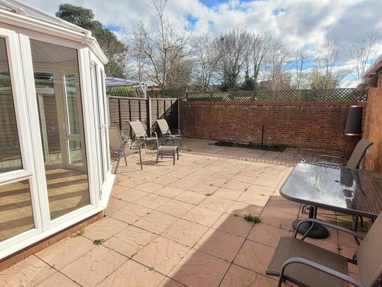 3 bedroom semi-detached house to rent - Photo 1