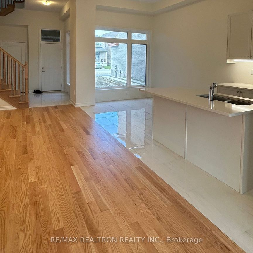 For Lease - 9 Mountainside Crescent Unit# Main & 2nd Floor, Whitby, Ontario - Photo 1