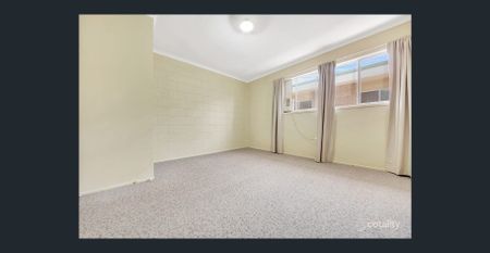 Two Bedroom Townhouse close to amenities - Photo 3