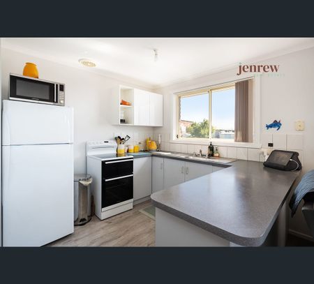 3/2 McGrath Street, Upper Burnie, Tas 7320 - Photo 2