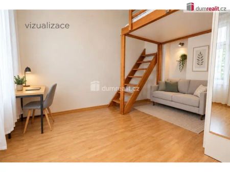Světlý byt 1+1 s patrem na spaní, 25 m - Photo 2