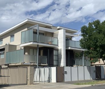 Perfectly Located and Maintained with Love - Photo 2