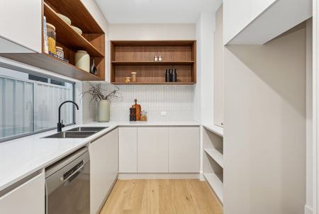 Brand New Spacious Four Bedroom House - Photo 3