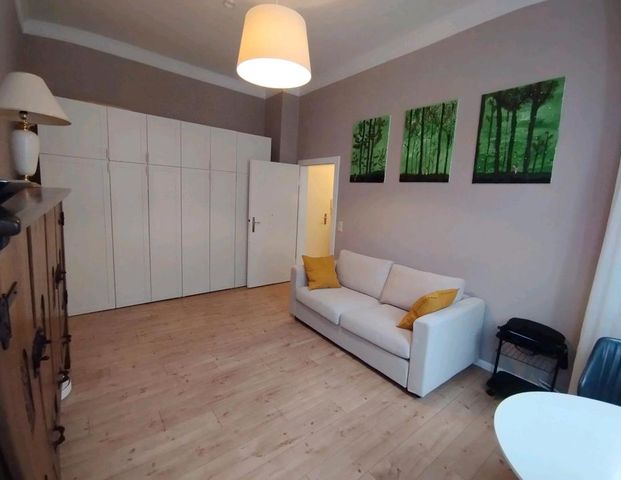 Exklusive 2-Zimmer-Altbauwohnung möbliert - Foto 1