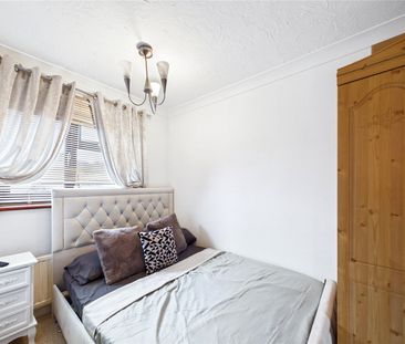 Gainsborough Drive, Lawford, Manningtree, Essex, CO11 2LF - Photo 3