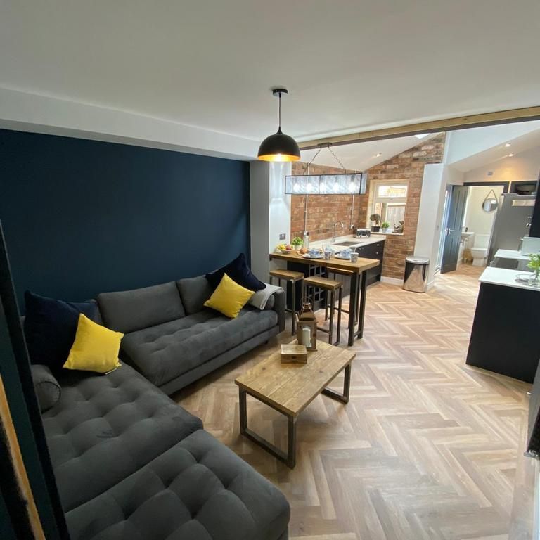 1 bedroom in a house share to rent - Photo 1