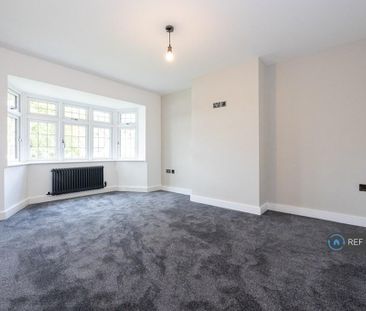 5 bedroom semi-detached house to rent - Photo 4