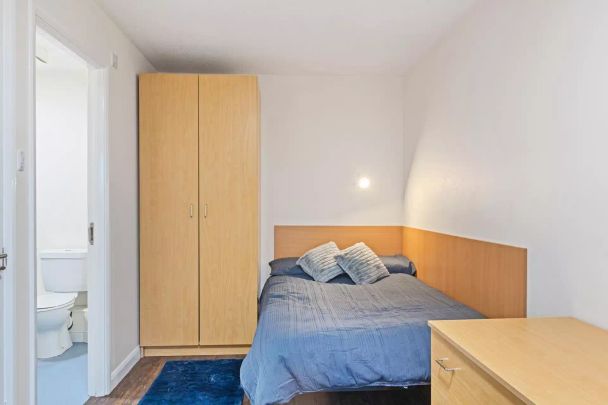 Premium Ensuite - Photo 1