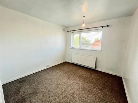 Warrenmor, Leam Lane, Gateshead - Photo 5