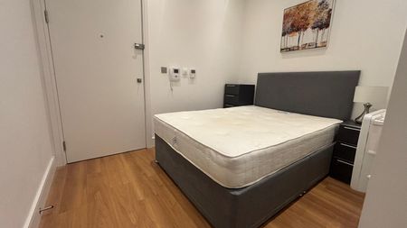 Atria House, Berkshire, SL1 - Photo 3