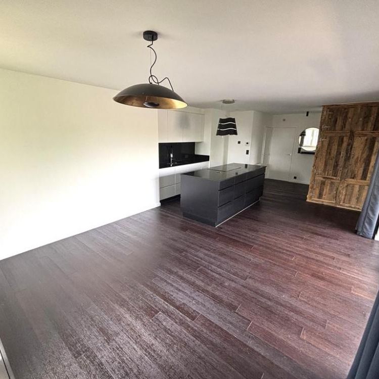 Modern dakappartement met terras en private garagebox gelegen nabij het centrum van Ninove! - Foto 1